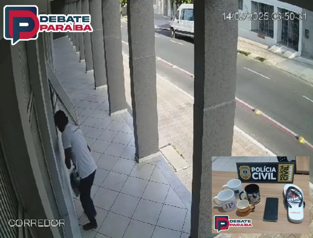 O acusado e os objetos recuperados, foram levados à delegacia de Polícia Civil de Pombal (Foto: Reprodução)