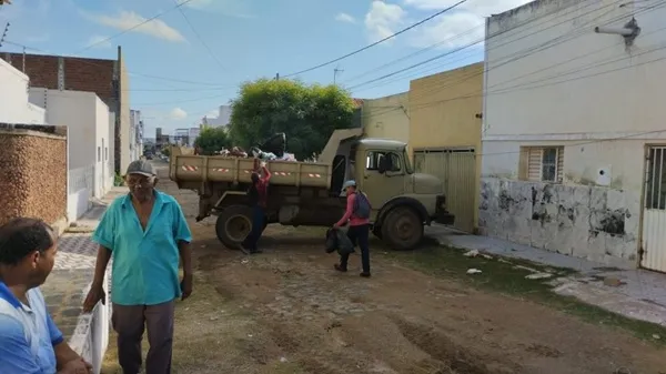 Na oportunidade, homens e máquinas intensificaram as ações nas ruas, terrenos, praças e demais setores, tudo para que a área fique de cara nova. (Foto: Divulgação).