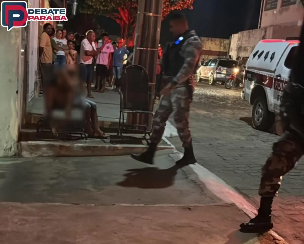A área do homicídio foi isolada até a chegada do delegado de plantão e dos peritos da Polícia Civil (Foto: Reprodução)