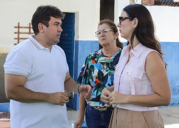 Helder Carvalho aproveitou também para reafirmar seu compromisso com o desenvolvimento da Educação de Sousa. (Foto: Divulgação).
