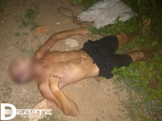 Após ser feito os procedimentos de perícia no local, o corpo foi levado ao IML para ser feita a necropsia (Foto: Reprodução)