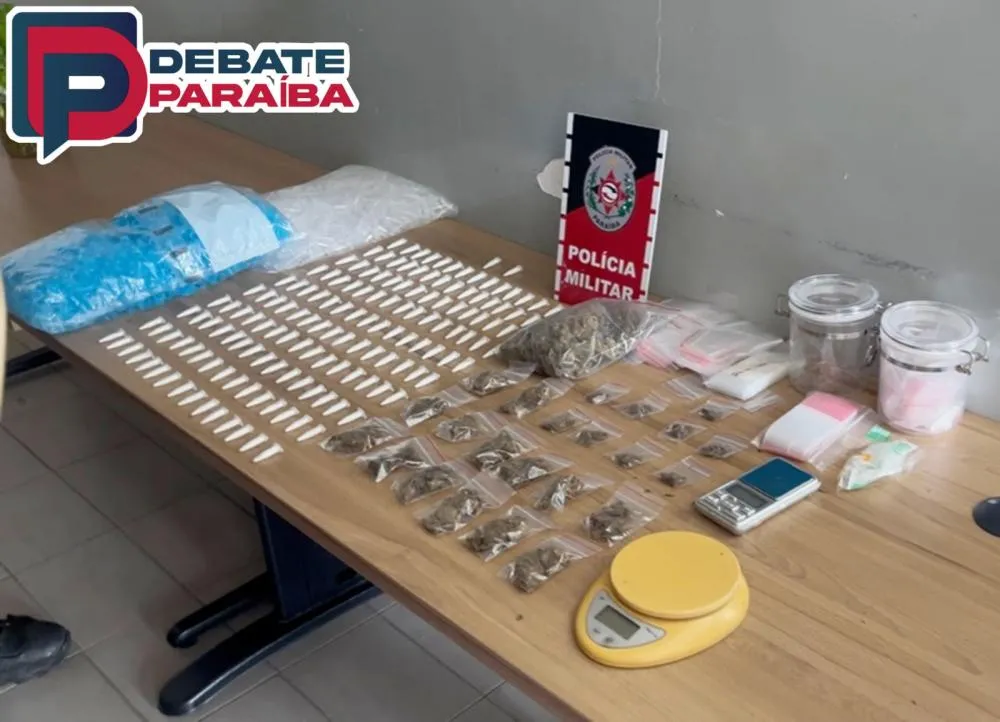 Todo o material apreendido foi levado à delegacia de Polícia Civil e apresentado ao delegado de plantão (Foto: Reprodução)