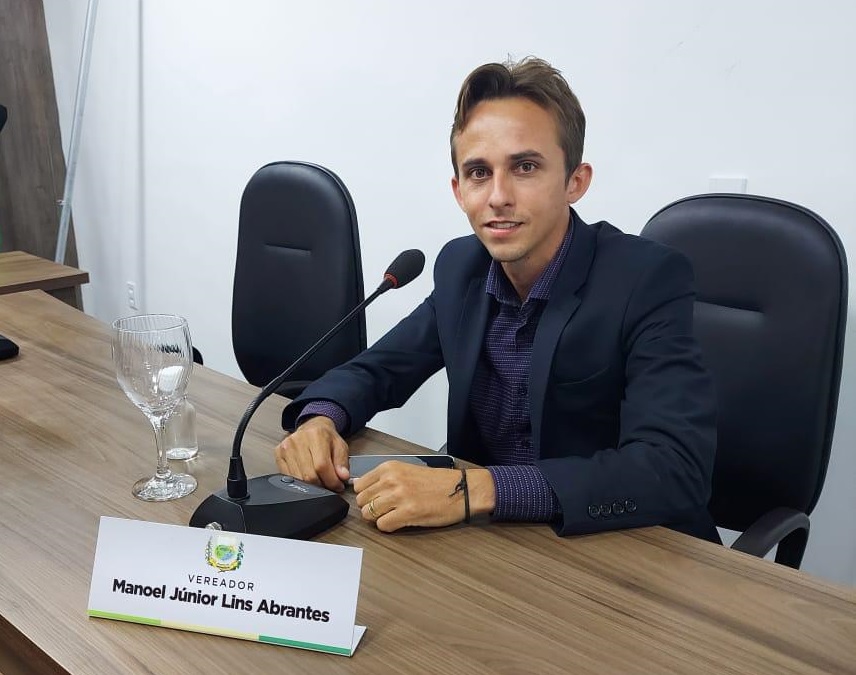 Além das cestas, o parlamentar também fez doação de ovos de páscoa para as crianças carentes. (Foto: reprodução).