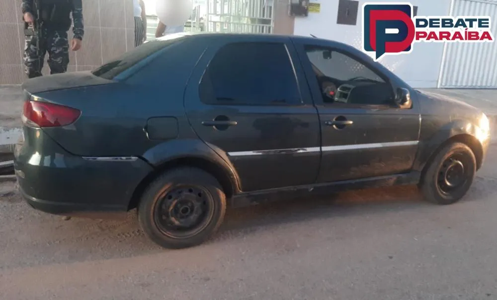 As guarnições da Força Tática conduziram à delegacia de Polícia Civil os envolvidos, juntamente com o veículo e o celular do motorista, para serem apresentados a autoridade policial judiciária (Foto: Reprodução)