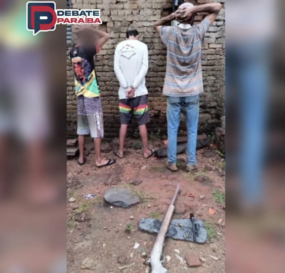 Os policiais encontraram um revólver calibre .38 com marcações da Secretaria de Estado de Justiça e Segurança Pública de São Paulo (Foto: Reprodução)