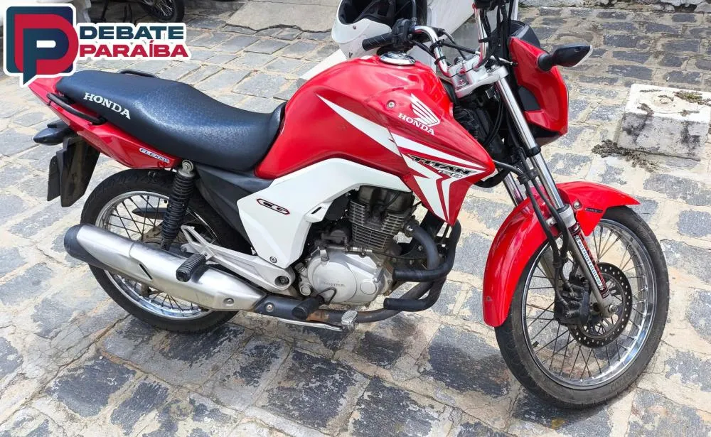Diante da situação irregular constatada, o menor infrator e a motocicleta apreendida foram encaminhados à delegacia de Polícia Civil (Foto: Reprodução)