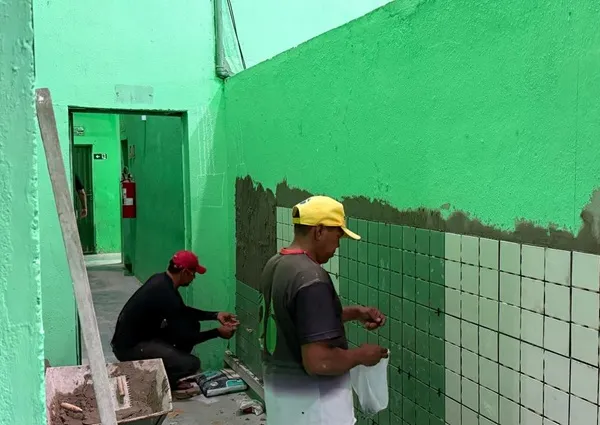Para o prefeito Helder Carvalho, essa ação faz parte do trabalho de continuidade de revitalização, que teve início com o do time visitante e, em seguido, o dos árbitros, finalizando com o do Dinossauro. (Foto: Reprodução).