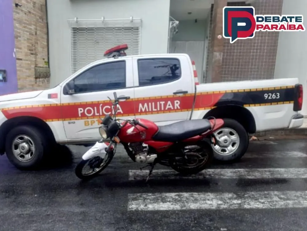 A moto apreendida e a proprietária foram conduzidos à delegacia de Polícia Civil, para serem adotados os procedimentos cabíveis ao caso (Foto: Reprodução)