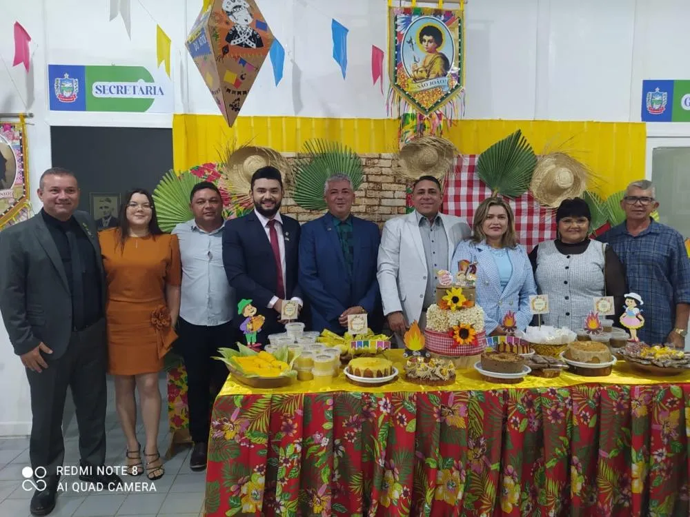 A sessão também foi marcada por homenagens a personalidades locais, com entrega de moções de aplauso e títulos de cidadania. (Foto: Reprodução).
