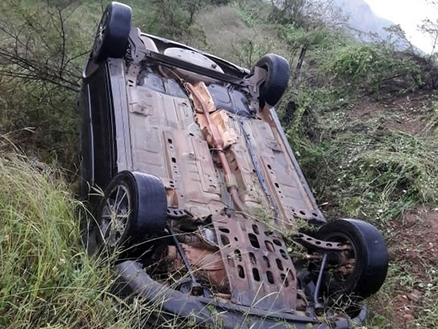 No momento do acidente de trânsito chovia e os limpadores do vidro apresentaram um problema, dificultando a visão (Foto: Reprodução)
