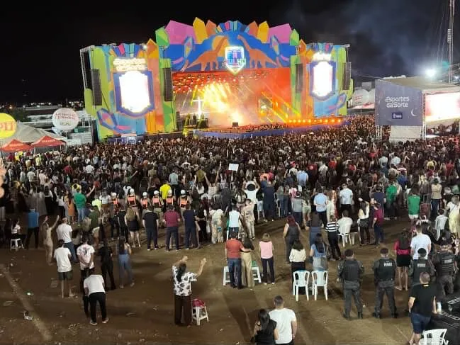A ocasião foi marcada com a participação de pessoas de todas as idades, incluindo crianças e idosos (Foto: Reprodução)
