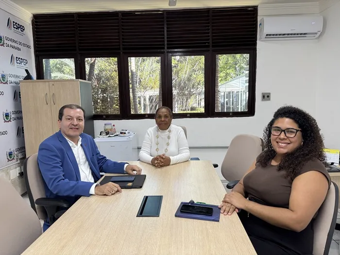 Sauly Gomes destacou a reunião com extremamente importante, momento que foi discutido sobre o aprimoramento da qualidade da gestão pública. (Foto: Reprodução).