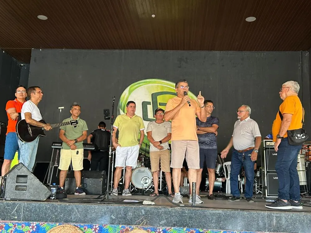 Domingueira dançante celebrou a entrega da nova estrutura; presidente anuncia mais investimentos em infraestrutura. (Foto: Debate Paraíba).