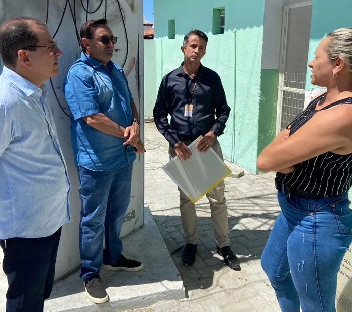 O vereador Radamés Estrela aproveitou para enaltecer o empenho dos prefeitos Zé Célio e Helder Carvalho. (Foto: Reprodução).