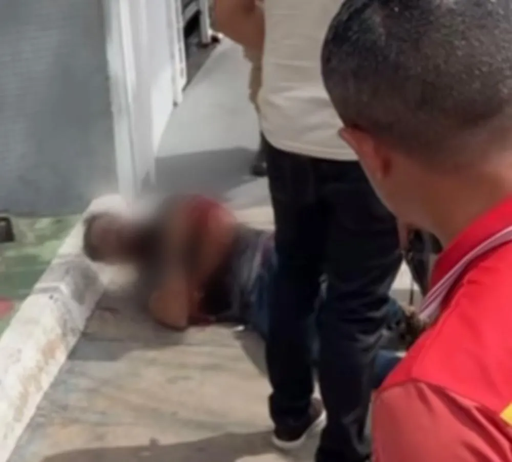 Após receber alta médica, o infrator da lei foi conduzido à delegacia de Polícia Civil (Foto: Reprodução)