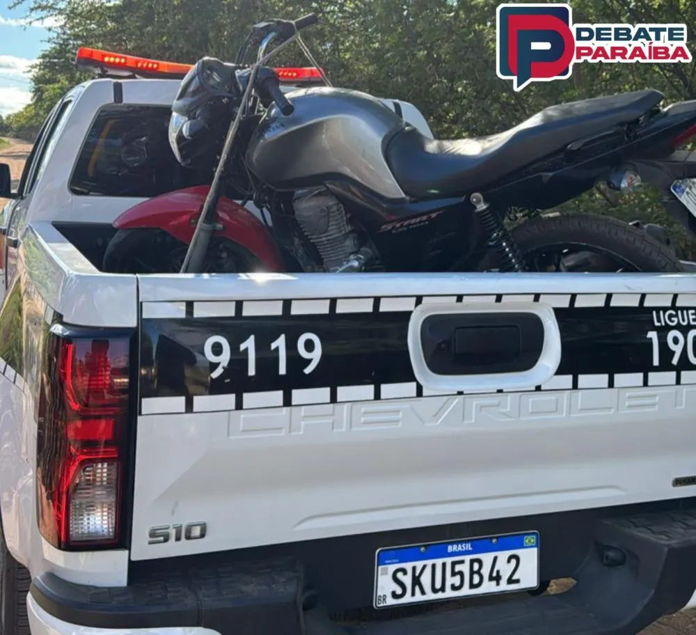 A motocicleta recuperada foi levada à delegacia de Polícia Civil para serem adotados os procedimentos cabíveis, e posteriormente devolvida ao verdadeiro proprietário (Foto: Reprodução)