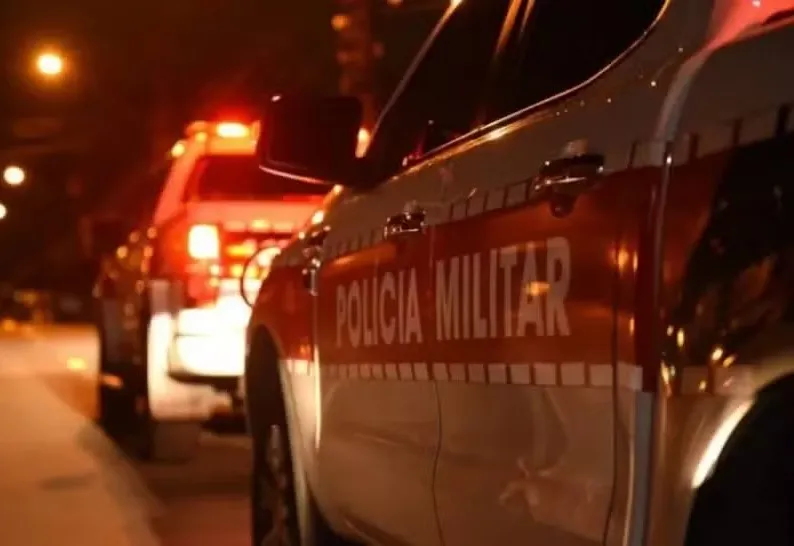 O infrato da lei foi conduzido à delegacia de Polícia Civil juntamente com a moto recuperada, para serem adotadas as medidas necessárias ao caso (Foto: Reprodução)