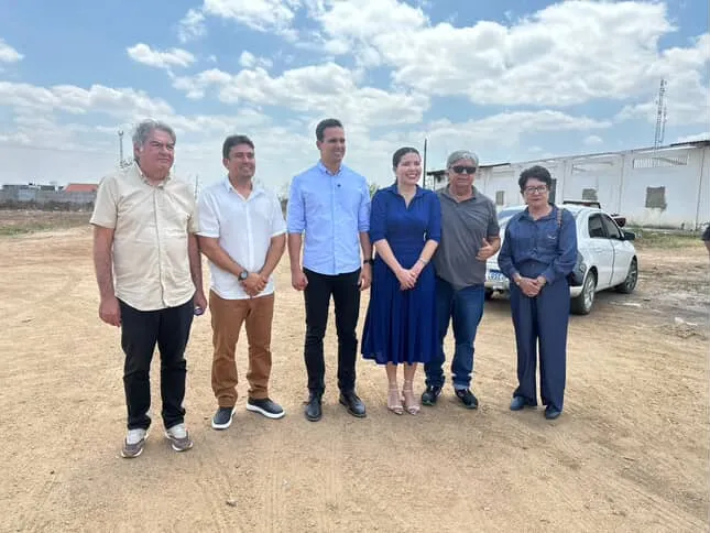 O chefe do Executivo municipal aproveitou a ocasião para destacar a parceria entre a Prefeitura de Sousa e o Governo da Paraíba na construção da Travessia das Pedrinhas. (Foto: Reprodução).