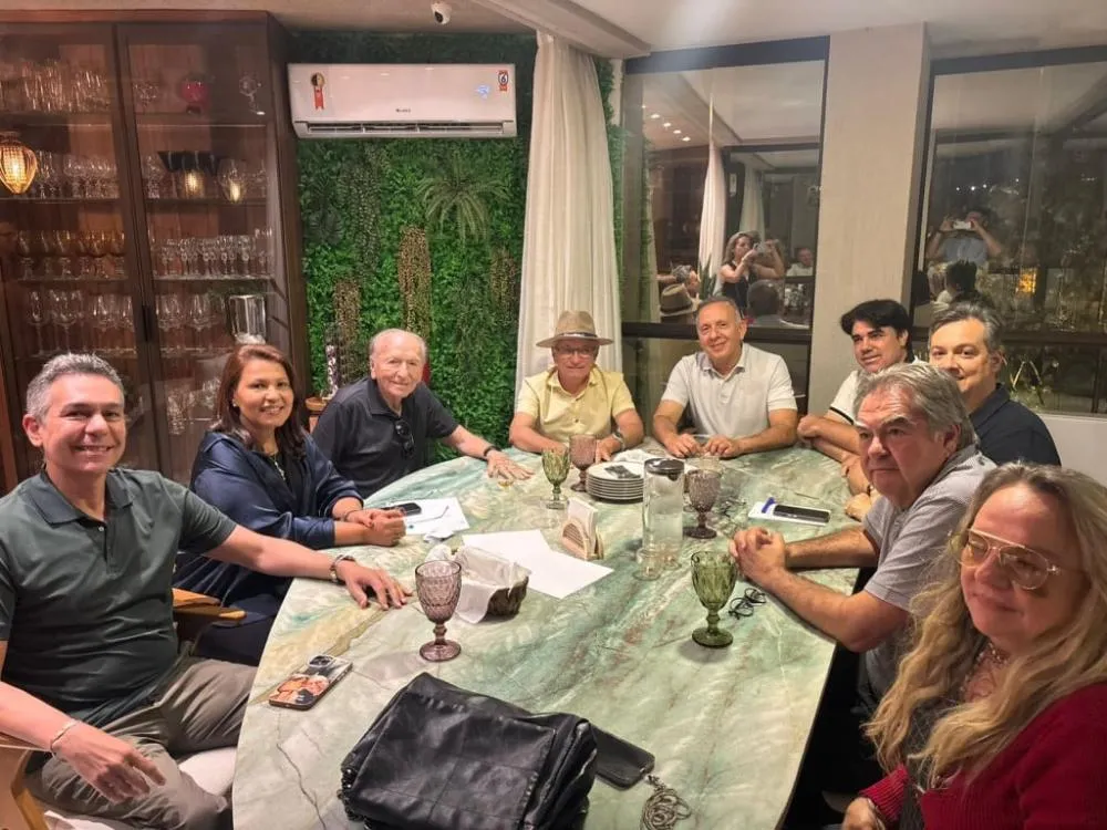 A grande novidade foi a presença de Júnior Araújo, que atualmente integra os quadros do PSB, mas deve migrar para o Progressistas para disputar a reeleição em 2026. (Foto: Reprodução).
