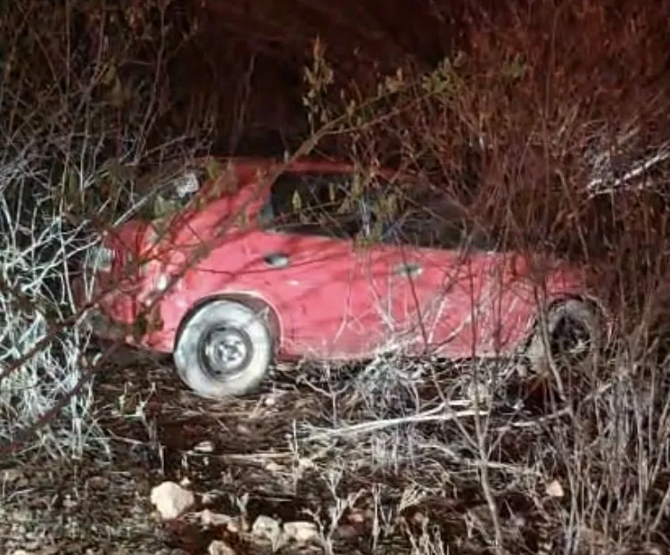 O carro e os objetos recuperados foram encaminhados à delegacia de Polícia Civil (Foto: Reprodução)