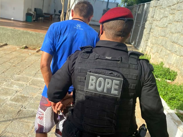 Fotos: Homem acusado de homicídio qualificado é preso em ação do BOPE na cidade de São Mamede