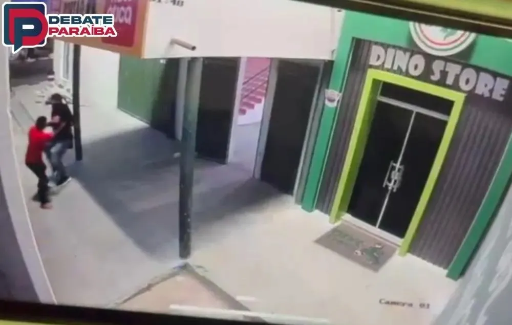 O crime ocorreu em abril deste ano, na entrada do estádio O Marizão, em Sousa, Sertão da Paraíba. (Foto: Reprodução).