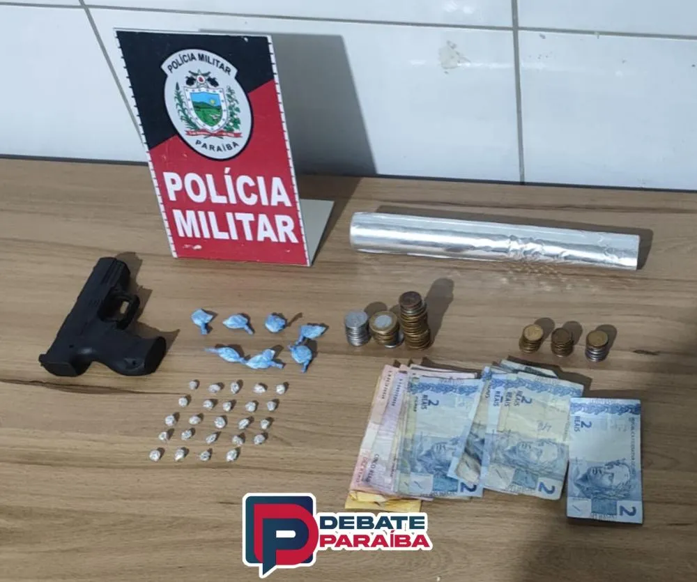 Diante dos fatos constatados, a suspeita e todo o material apreendido foram levados à delegacia de Polícia Civil (Foto: Reprodução)