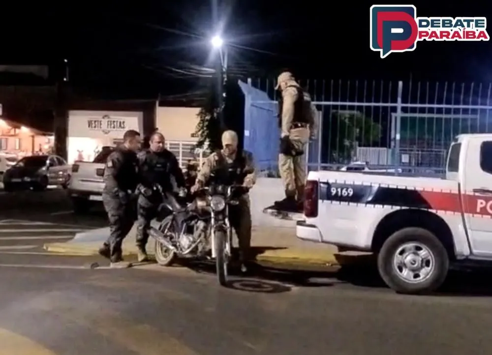 Com os fatos constatados, o suspeito e a motocicleta recuperada foram encaminhados à delegacia de Polícia Civil (Foto: Reprodução)
