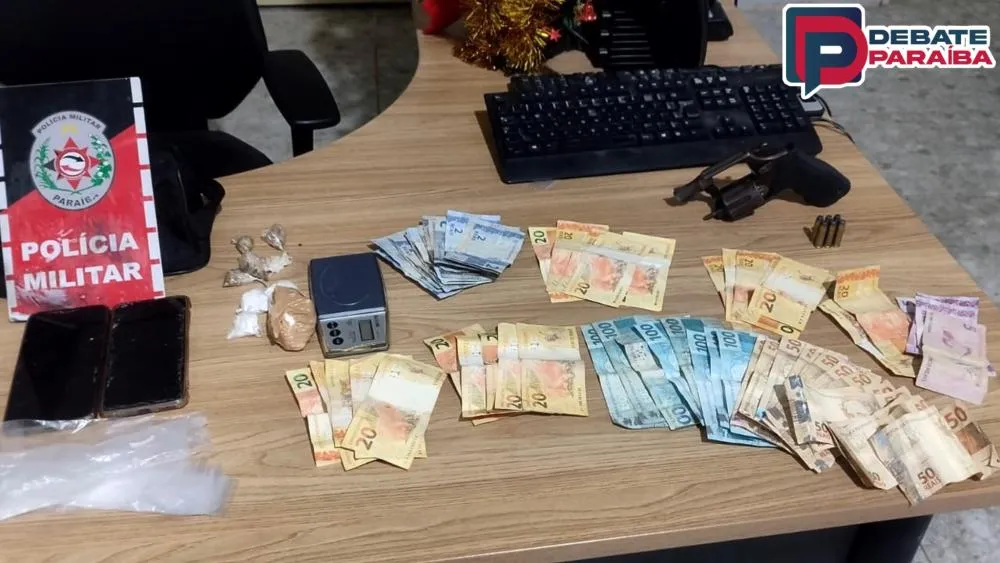 A menor infratora e todo o material apreendido foram levados à delegacia de Polícia Civil (Foto: Reprodução)