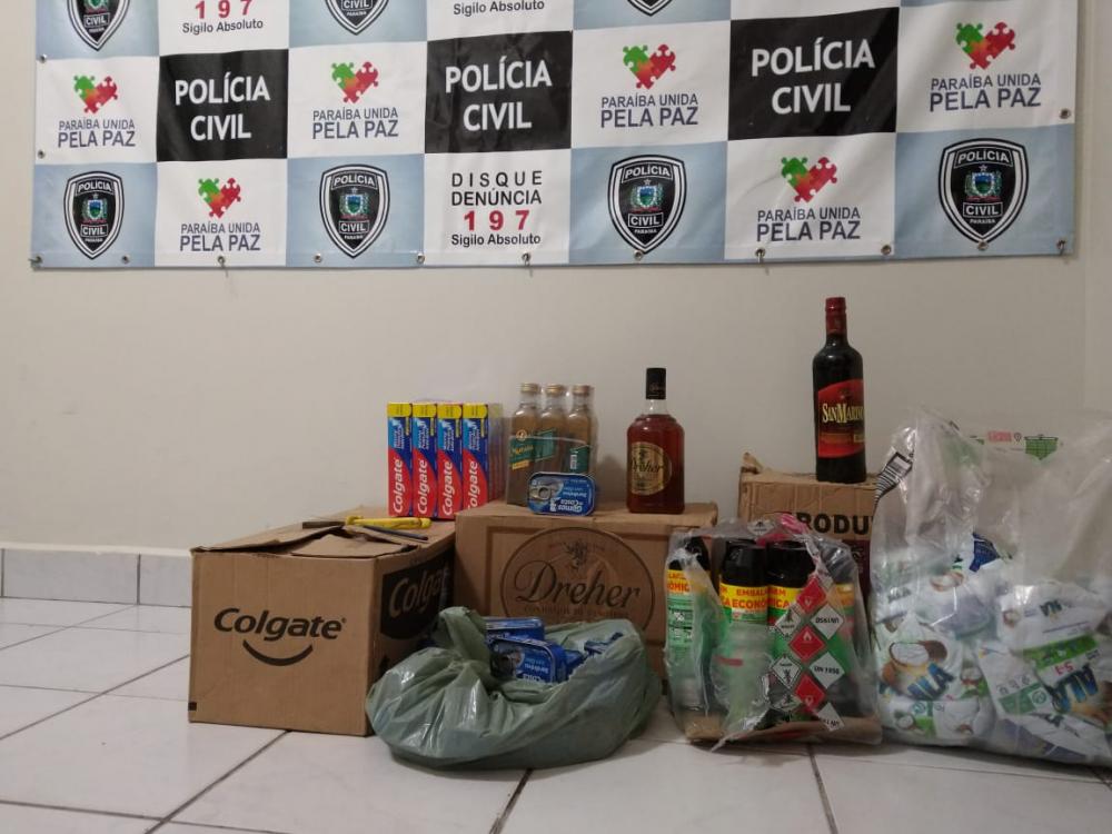 O acusado recebeu voz de prisão e foi encaminhado à delegacia de Polícia Civil com a mercadoria recuperada (Foto: Divulgação Polícia Civil)