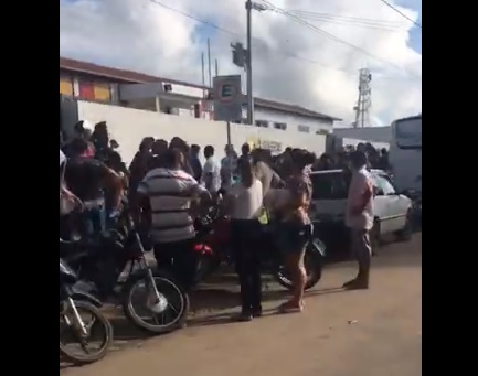 O programa, que veio a cidade sorriso com o objetivo de levar às pessoas de baixo poder aquisitivo os serviços de emissão de Identidade, CPF e carteira de trabalho e previdência social. (Foto: Reprodução).
