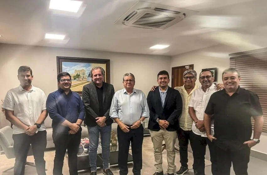 Durante a reunião, foram discutidas estratégias políticas e o fortalecimento de parcerias voltadas ao desenvolvimento do Estado. (Foto: Reprodução).