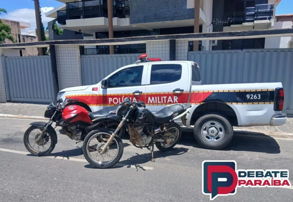 As duas motocicletas apreendidas foram encaminhados à delegacia de Polícia Civil (Foto: Reprodução)
