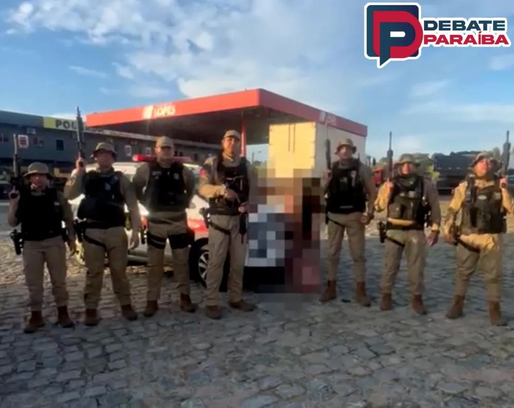 A infratora da lei e o entorpecente apreendido foram encaminhados à delegacia de Polícia Civil, para que fossem realizados os procedimentos necessários (Foto: Reprodução)