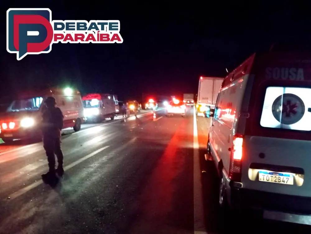 Unidades de resgate do SAMU foram acionadas ao local para prestarem socorro às vítimas (Foto: Reprodução)