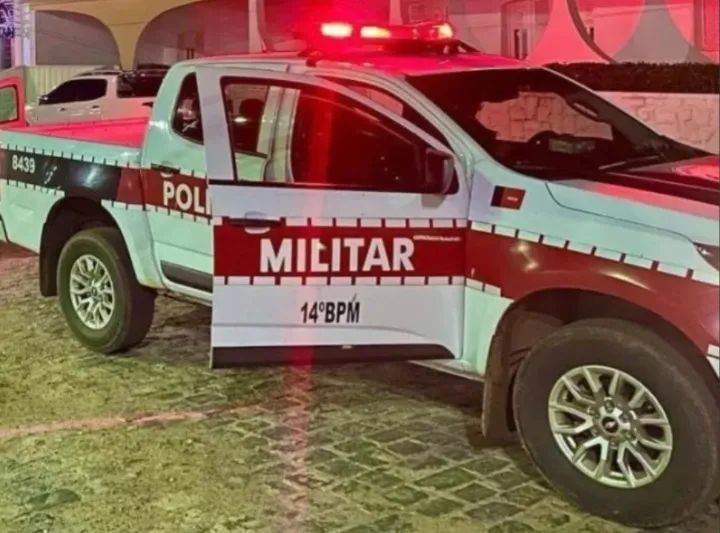 A dupla e a moto apreendida foram encaminhados à delegacia de Polícia Civil, para que fossem adotados os procedimentos cabíveis (Foto: Reprodução)