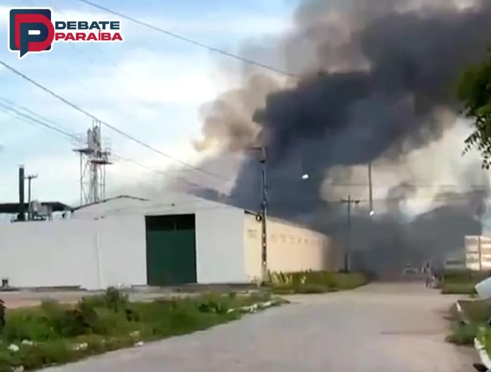  Após o controle das chamas, o local foi isolado para a realização de perícia (Foto: Reprodução)