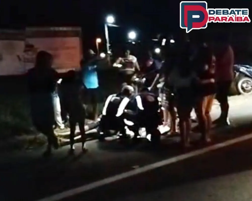 A motocicleta ficou danificada e o animal morreu no local, devido a força do impacto da colisão (Foto: Reprodução)