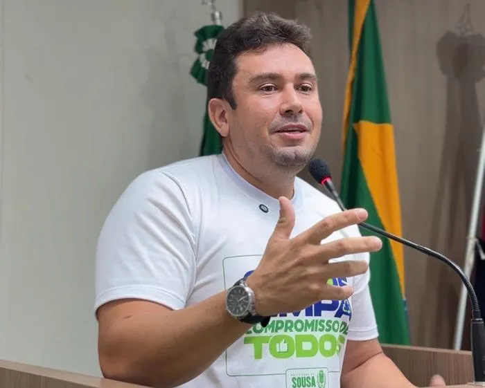 Em sua fala, o prefeito destacou a importância do diálogo com a sociedade na construção de políticas públicas mais eficazes. (Foto: Reprodução).