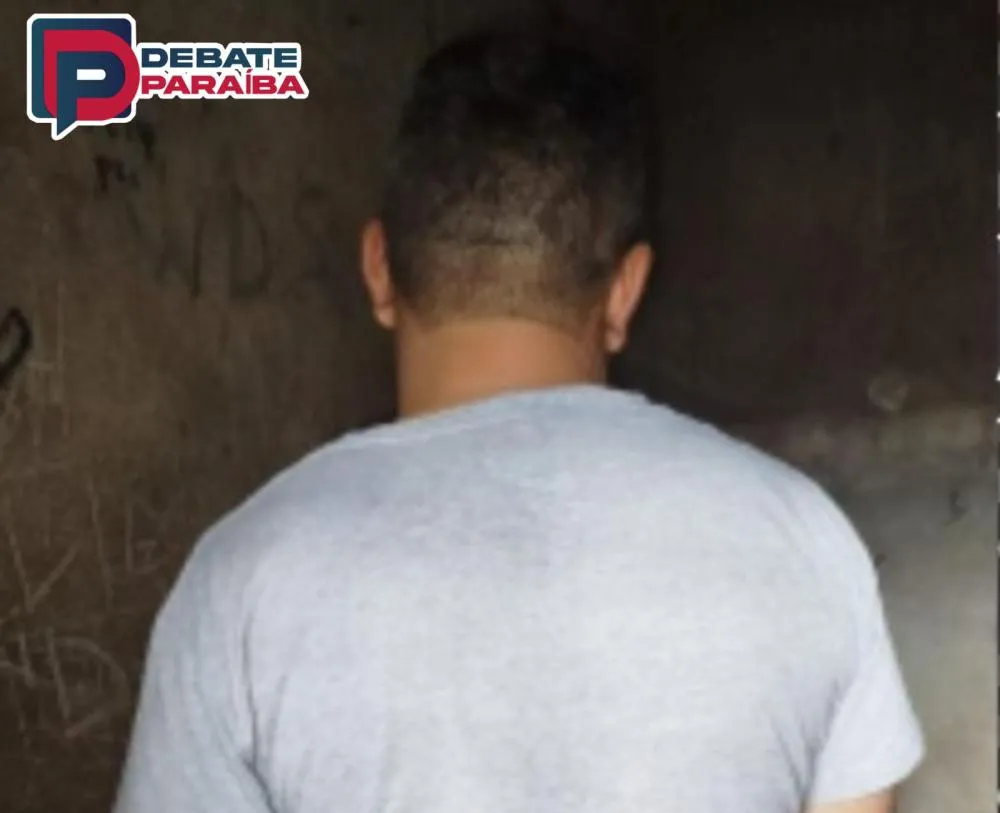 Após ser capturado, o infrator da lei foi encaminhado à delegacia de Polícia Civil, ficando à disposição da Justiça (Foto: Reprodução)
