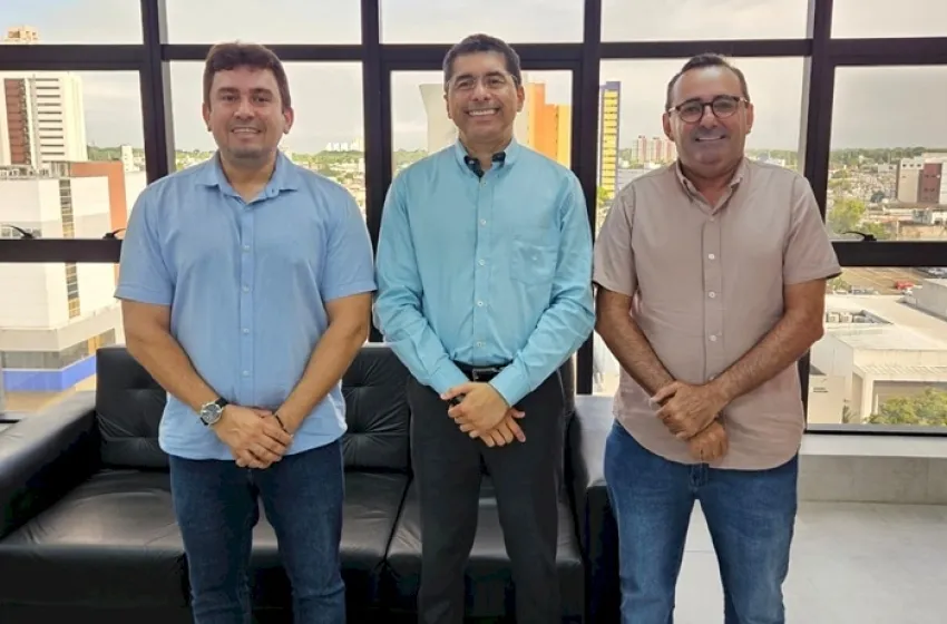 Durante a reunião, foram discutidos investimentos e parcerias para o município de Sousa, por meio de parceria entre a Prefeitura Municipal e o Governo da Paraíba. (Foto: Reprodução).