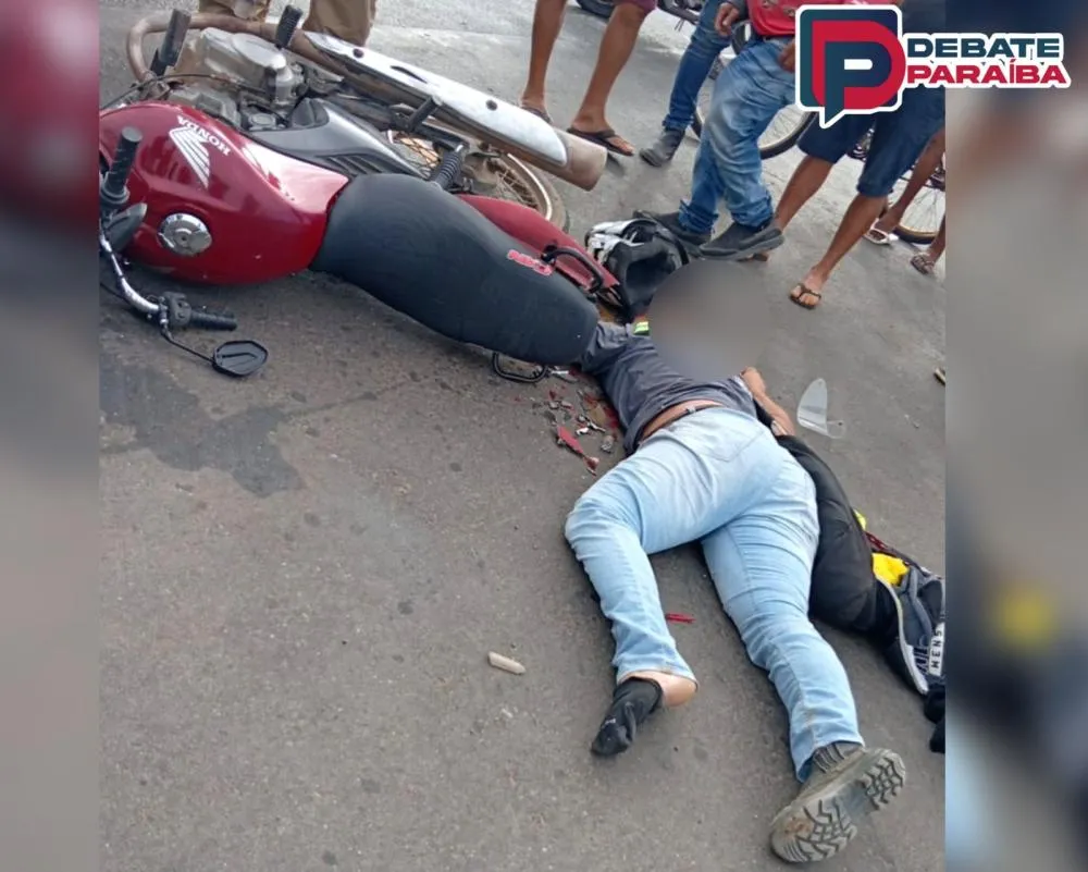 Vídeo: Motociclista morre após se envolver em grave acidente com caminhão na BR-230, no município de Sousa