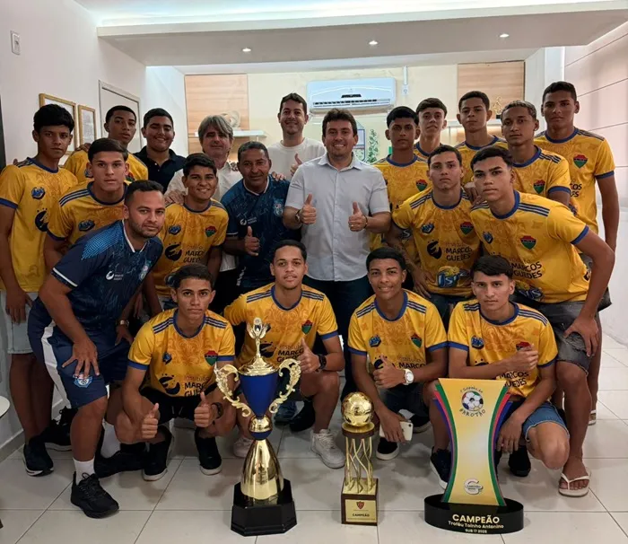 Prefeito Helder Carvalho recebe delegação do CRA e comemora título estadual sub-17 conquistado por Sousa