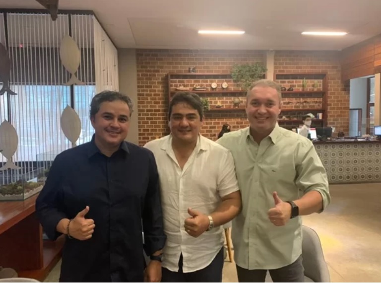 O prefeito Lucas Braga destacou a importância do trabalho do deputado federal para região e disse que não teria nome melhor para o Sertão. (Foto: Reprodução).