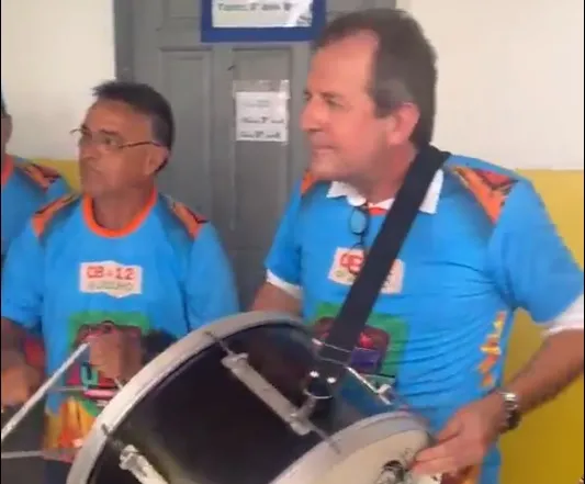 Tyrone afirmou que a coletiva concedida Helder Carvalho reuniu um público maior do que o evento promovido pela oposição na noite de São João. (Foto: Debate Paraíba).