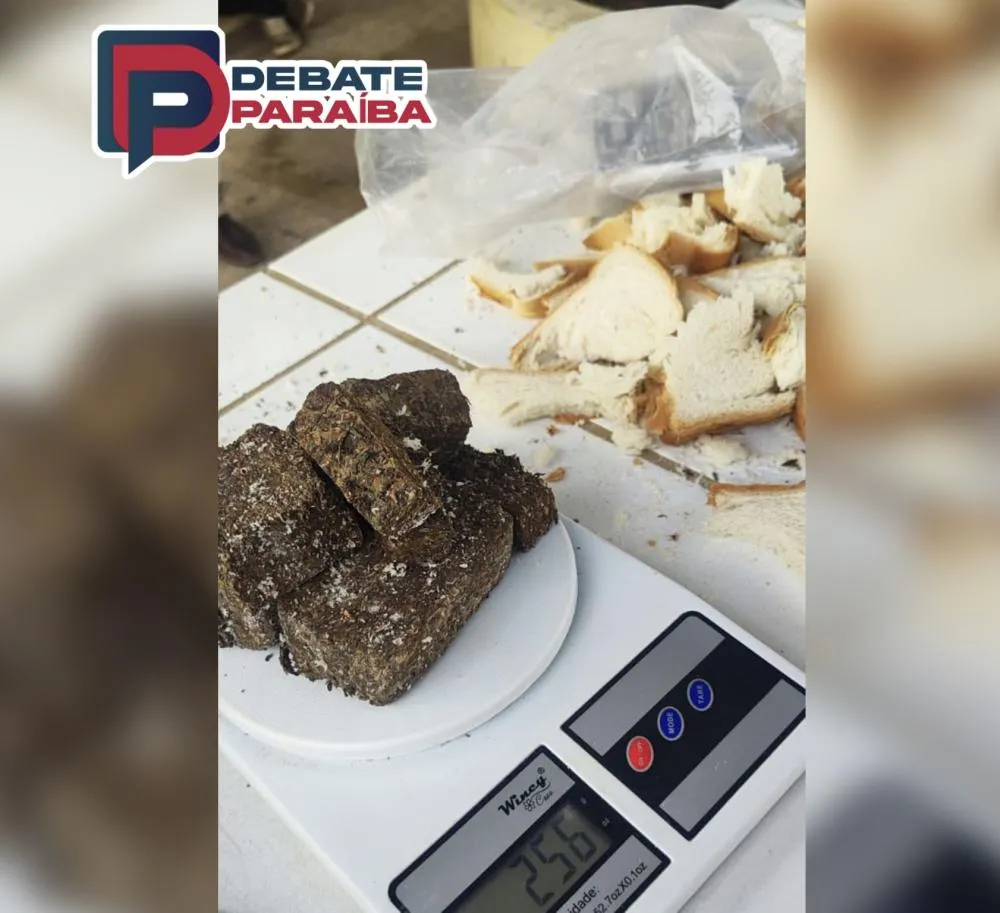 Mulher é presa em flagrante por policiais penais, após tentar entrar com droga escondida em pão, na Cadeia Pública de Pombal