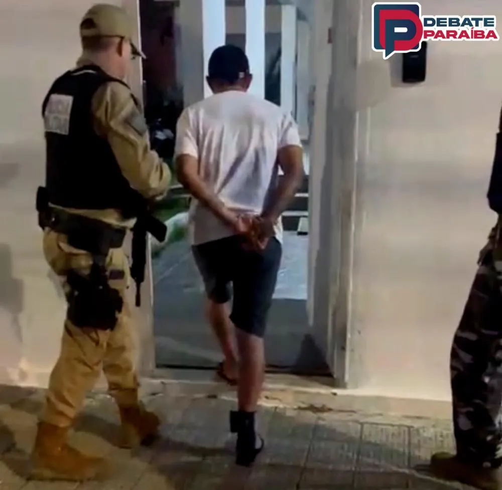 Homem condenado por tráfico de drogas é preso pela Polícia Militar, durante cumprimento de mandado, na cidade de Pombal