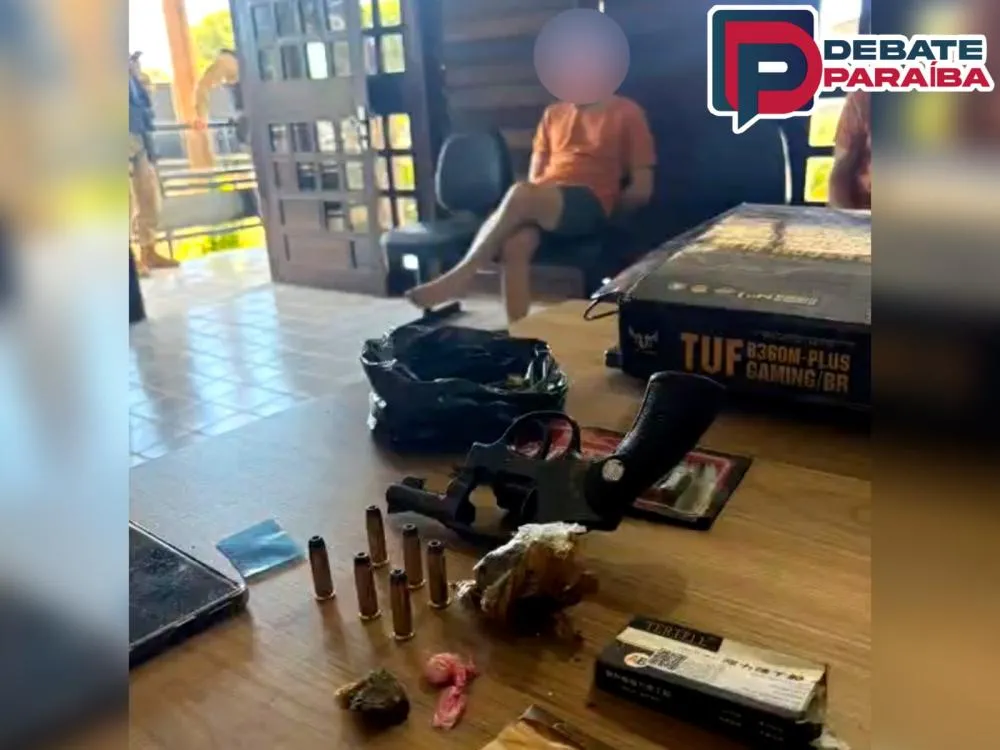 Professor é preso com arma de fogo e munições após ameaçar professora e diretor regional em escola estadual, no centro de Sousa