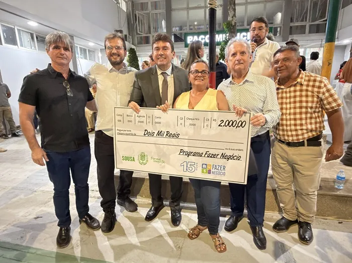 As comemorações tiveram início às 17h, com uma Missa em Ação de Graças no Santuário Bom Jesus Eucarístico Aparecido. Em seguida, às 18h, aconteceu o hasteamento dos pavilhões no Paço Municipal. (Foto: Reprodução).