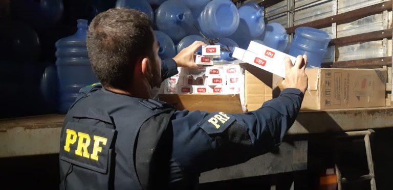 Um homem foi preso em flagrante durante a ação (Foto: Divulgação PRF)